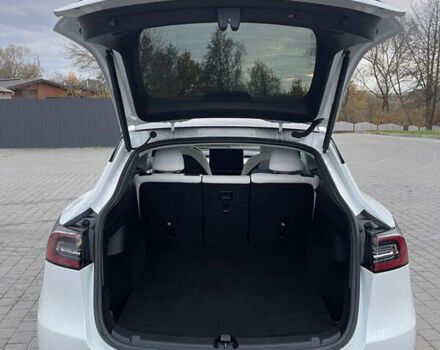 Белый Тесла Model Y, объемом двигателя 0 л и пробегом 55 тыс. км за 28000 $, фото 8 на Automoto.ua