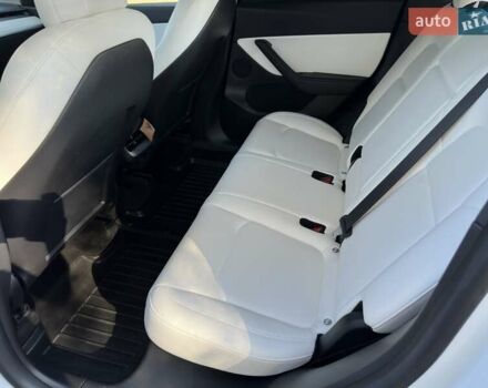 Тесла Model Y 2021 в Киеве на Automoto.ua Белый Тесла Model Y, объемом двигателя 0 л и пробегом 73 тыс. км за 29400 $, фото 18 на Automoto.ua