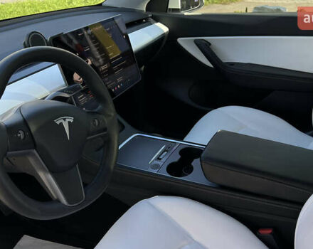 Белый Тесла Model Y, объемом двигателя 0 л и пробегом 88 тыс. км за 25700 $, фото 14 на Automoto.ua