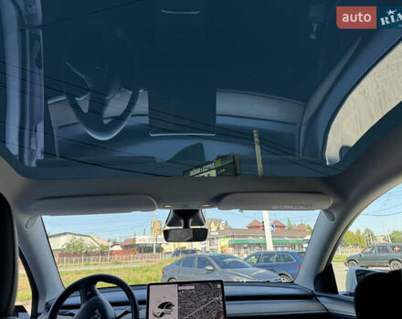Белый Тесла Model Y, объемом двигателя 0 л и пробегом 120 тыс. км за 32500 $, фото 2 на Automoto.ua