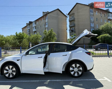 Белый Тесла Model Y, объемом двигателя 0 л и пробегом 110 тыс. км за 27750 $, фото 31 на Automoto.ua