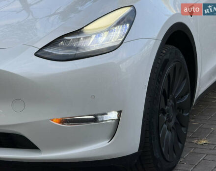Тесла Model Y 2021 в Николаеве на Automoto.ua Белый Тесла Model Y, объемом двигателя 0 л и пробегом 80 тыс. км за 24999 $, фото 14 на Automoto.ua