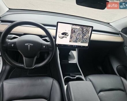 Тесла Model Y 2021 в Ровно на Automoto.ua Белый Тесла Model Y, объемом двигателя 0 л и пробегом 133 тыс. км за 22000 $, фото 19 на Automoto.ua