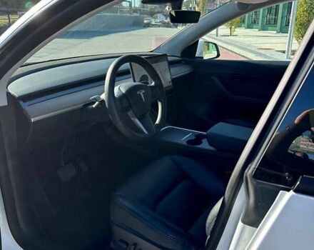 Тесла Model Y 2021 в Киеве на Automoto.ua Белый Тесла Model Y, объемом двигателя 0 л и пробегом 51 тыс. км за 27500 $, фото 5 на Automoto.ua