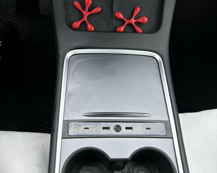 Белый Тесла Model Y, объемом двигателя 0 л и пробегом 88 тыс. км за 27500 $, фото 14 на Automoto.ua