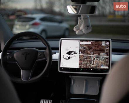 Белый Тесла Model Y, объемом двигателя 0 л и пробегом 55 тыс. км за 33000 $, фото 36 на Automoto.ua