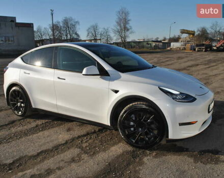 Белый Тесла Model Y, объемом двигателя 0 л и пробегом 54 тыс. км за 21600 $, фото 18 на Automoto.ua