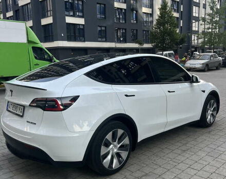 Белый Тесла Model Y, объемом двигателя 0 л и пробегом 61 тыс. км за 22000 $, фото 2 на Automoto.ua