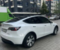 Белый Тесла Model Y, объемом двигателя 0 л и пробегом 61 тыс. км за 22000 $, фото 2 на Automoto.ua