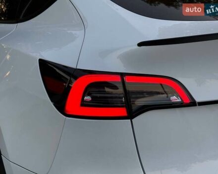 Белый Тесла Model Y, объемом двигателя 0 л и пробегом 156 тыс. км за 22500 $, фото 19 на Automoto.ua
