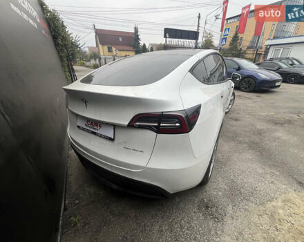 Білий Тесла Model Y, об'ємом двигуна 0 л та пробігом 56 тис. км за 25000 $, фото 3 на Automoto.ua