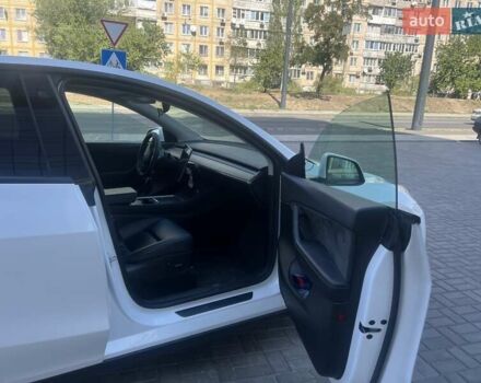 Белый Тесла Model Y, объемом двигателя 0 л и пробегом 40 тыс. км за 29000 $, фото 17 на Automoto.ua