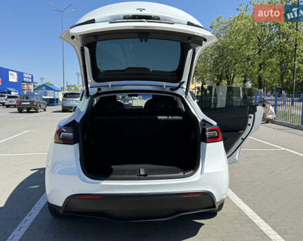 Белый Тесла Model Y, объемом двигателя 0 л и пробегом 110 тыс. км за 27750 $, фото 26 на Automoto.ua