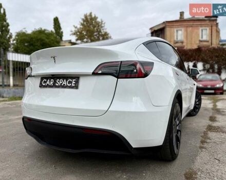 Белый Тесла Model Y, объемом двигателя 0 л и пробегом 88 тыс. км за 26999 $, фото 9 на Automoto.ua