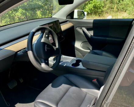 Белый Тесла Model Y, объемом двигателя 0 л и пробегом 33 тыс. км за 35000 $, фото 5 на Automoto.ua