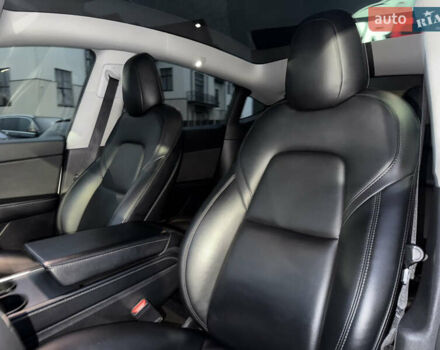 Белый Тесла Model Y, объемом двигателя 0 л и пробегом 128 тыс. км за 22600 $, фото 42 на Automoto.ua
