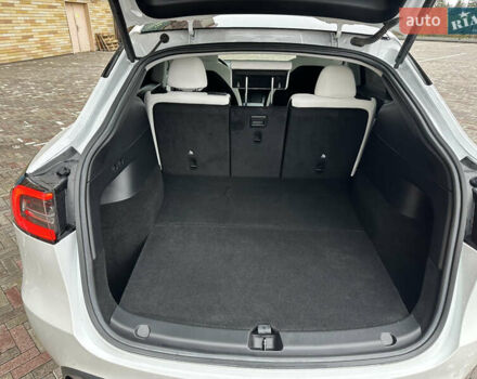 Белый Тесла Model Y, объемом двигателя 0 л и пробегом 86 тыс. км за 26700 $, фото 11 на Automoto.ua