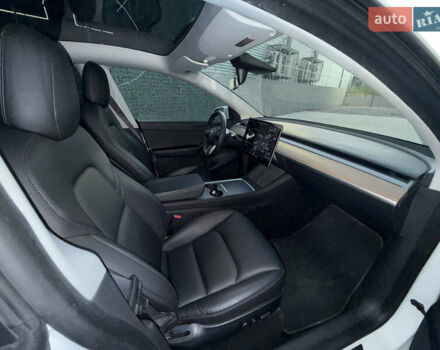 Білий Тесла Model Y, об'ємом двигуна 0 л та пробігом 166 тис. км за 21300 $, фото 9 на Automoto.ua