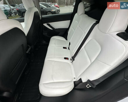 Белый Тесла Model Y, объемом двигателя 0 л и пробегом 117 тыс. км за 24999 $, фото 13 на Automoto.ua