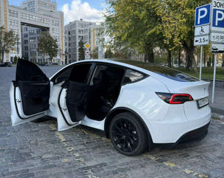 Белый Тесла Model Y, объемом двигателя 0 л и пробегом 32 тыс. км за 33000 $, фото 11 на Automoto.ua