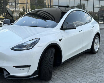 Білий Тесла Model Y, об'ємом двигуна 0 л та пробігом 80 тис. км за 26800 $, фото 25 на Automoto.ua