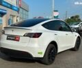 Белый Тесла Model Y, объемом двигателя 20 л и пробегом 28 тыс. км за 32990 $, фото 4 на Automoto.ua