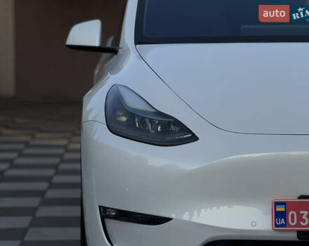 Белый Тесла Model Y, объемом двигателя 0 л и пробегом 59 тыс. км за 30500 $, фото 8 на Automoto.ua
