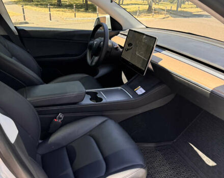 Белый Тесла Model Y, объемом двигателя 0 л и пробегом 45 тыс. км за 28900 $, фото 22 на Automoto.ua