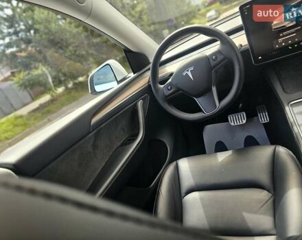 Білий Тесла Model Y, об'ємом двигуна 0 л та пробігом 43 тис. км за 26500 $, фото 17 на Automoto.ua