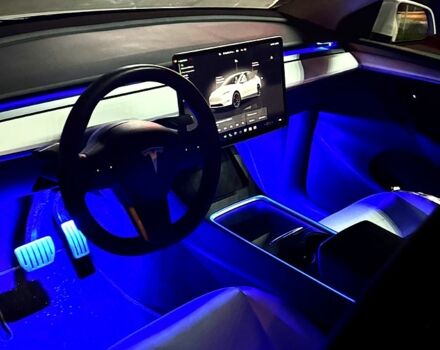 Белый Тесла Model Y, объемом двигателя 0.39 л и пробегом 64 тыс. км за 28500 $, фото 8 на Automoto.ua