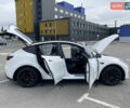 Белый Тесла Model Y, объемом двигателя 0 л и пробегом 43 тыс. км за 28000 $, фото 8 на Automoto.ua