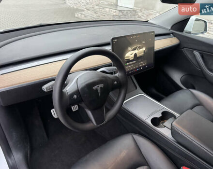 Белый Тесла Model Y, объемом двигателя 0 л и пробегом 29 тыс. км за 21700 $, фото 20 на Automoto.ua