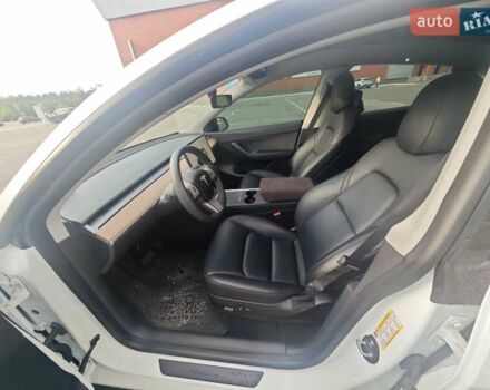 Белый Тесла Model Y, объемом двигателя 0 л и пробегом 38 тыс. км за 28000 $, фото 31 на Automoto.ua