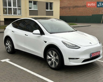 Белый Тесла Model Y, объемом двигателя 0 л и пробегом 117 тыс. км за 24999 $, фото 2 на Automoto.ua