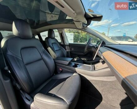 Тесла Model Y 2022 в Луцке на Automoto.ua Белый Тесла Model Y, объемом двигателя 0 л и пробегом 243 тыс. км за 18500 $, фото 8 на Automoto.ua