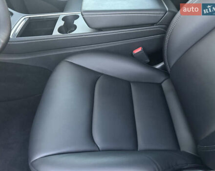 Белый Тесла Model Y, объемом двигателя 0 л и пробегом 80 тыс. км за 31500 $, фото 13 на Automoto.ua