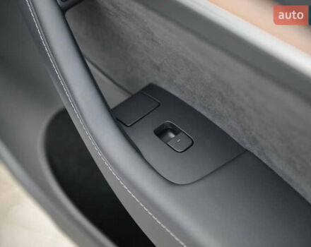 Тесла Model Y 2022 у Мукачеве на Automoto.ua Білий Тесла Model Y, об'ємом двигуна 0 л та пробігом 17 тис. км за 46500 $, фото 32 на Automoto.ua