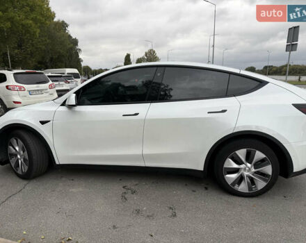 Білий Тесла Model Y, об'ємом двигуна 0 л та пробігом 82 тис. км за 25499 $, фото 9 на Automoto.ua