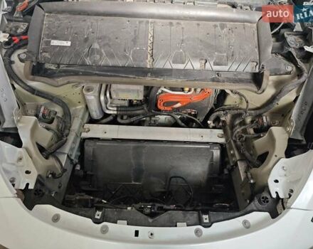 Белый Тесла Model Y, объемом двигателя 0 л и пробегом 38 тыс. км за 28000 $, фото 50 на Automoto.ua