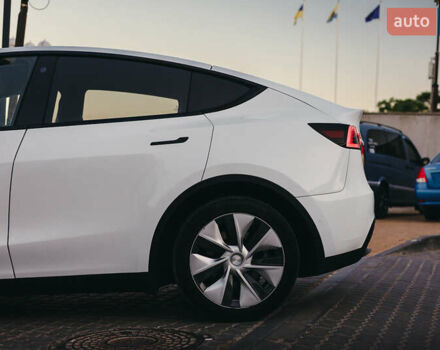Белый Тесла Model Y, объемом двигателя 0 л и пробегом 45 тыс. км за 28900 $, фото 15 на Automoto.ua