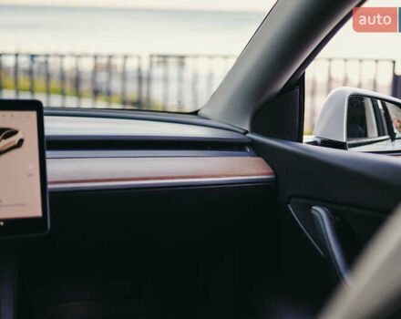 Белый Тесла Model Y, объемом двигателя 0 л и пробегом 45 тыс. км за 28900 $, фото 19 на Automoto.ua