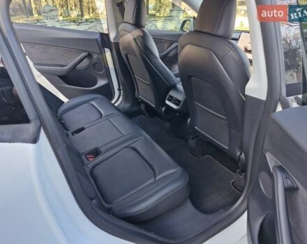 Білий Тесла Model Y, об'ємом двигуна 0 л та пробігом 97 тис. км за 24000 $, фото 23 на Automoto.ua