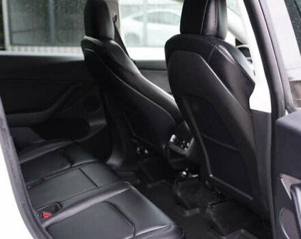 Білий Тесла Model Y, об'ємом двигуна 0 л та пробігом 53 тис. км за 27500 $, фото 19 на Automoto.ua