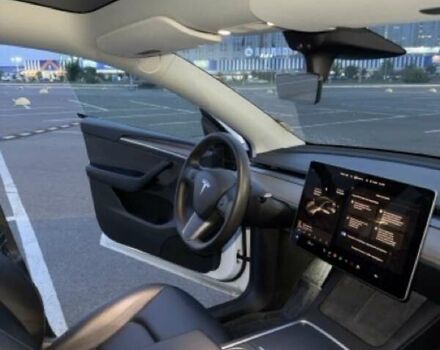 Тесла Model Y 2022 в Киеве на Automoto.ua Белый Тесла Model Y, объемом двигателя 0 л и пробегом 65 тыс. км за 28000 $, фото 9 на Automoto.ua