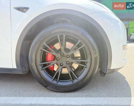 Білий Тесла Model Y, об'ємом двигуна 0 л та пробігом 90 тис. км за 31000 $, фото 3 на Automoto.ua