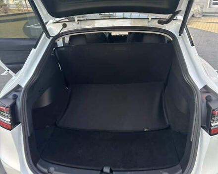 Белый Тесла Model Y, объемом двигателя 0 л и пробегом 80 тыс. км за 31500 $, фото 17 на Automoto.ua