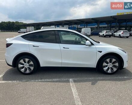 Белый Тесла Model Y, объемом двигателя 0 л и пробегом 57 тыс. км за 30500 $, фото 6 на Automoto.ua