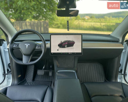 Белый Тесла Model Y, объемом двигателя 0 л и пробегом 58 тыс. км за 24000 $, фото 76 на Automoto.ua