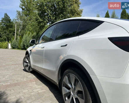 Білий Тесла Model Y, об'ємом двигуна 0 л та пробігом 32 тис. км за 28300 $, фото 10 на Automoto.ua