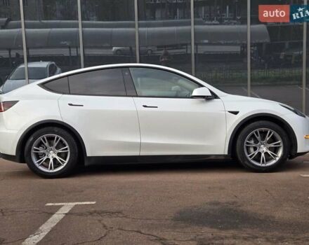 Белый Тесла Model Y, объемом двигателя 0 л и пробегом 70 тыс. км за 31500 $, фото 6 на Automoto.ua